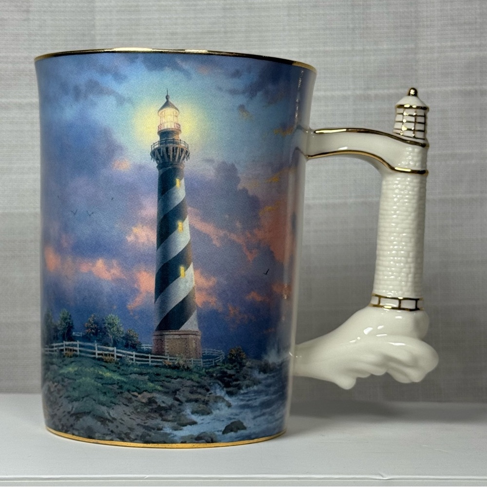 Thomas Kinkade Cape Hatteras Porcelain
Mug 2003 Bradford Edition